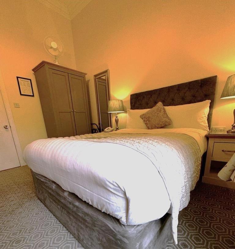 Waterloo Hotel 3*