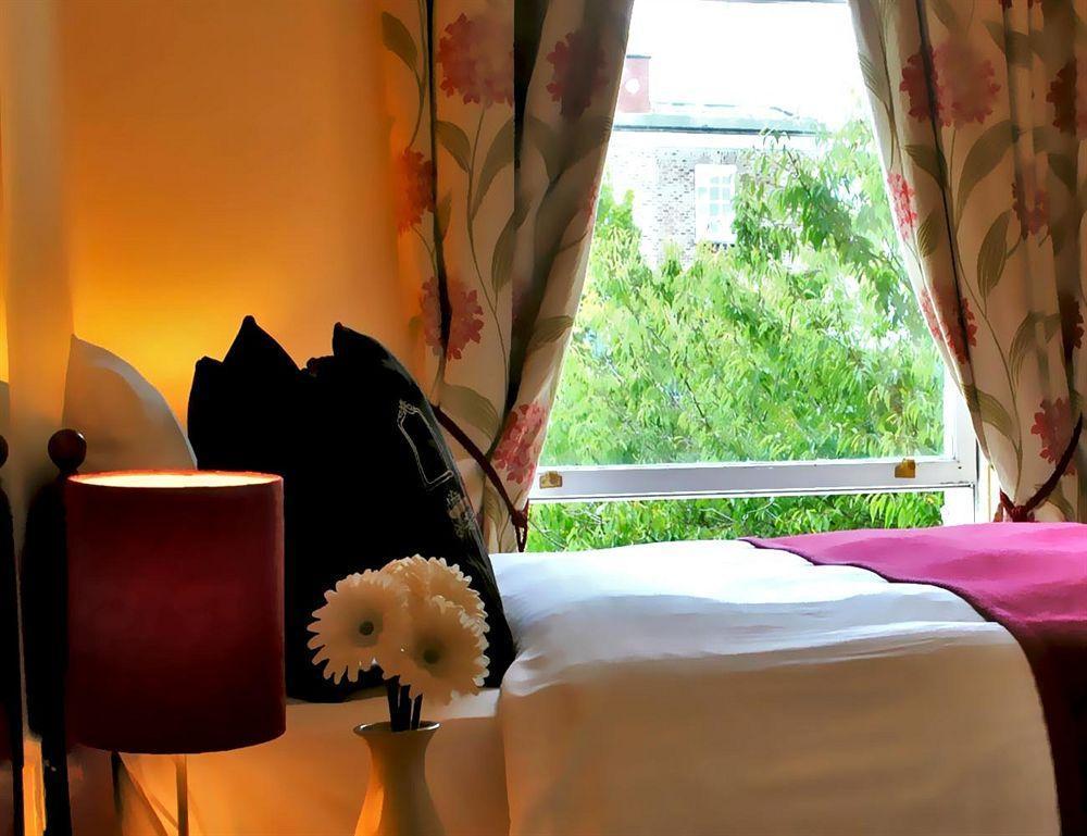Waterloo Hotel 3*